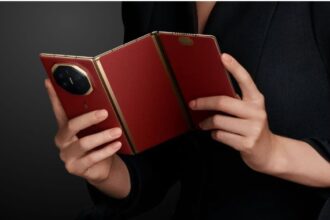 Huawei Mate XTs Ultimate: दमदार बैटरी, ट्रिपल कैमरा और शानदार डिजाइन के साथ, कीमत ₹1.94 लाख