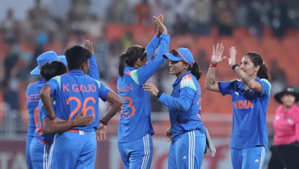 Australia Women vs India Women: रोमांचक तीसरा ODI, ऑस्ट्रेलिया ने फिर जताई अपनी ताकत
