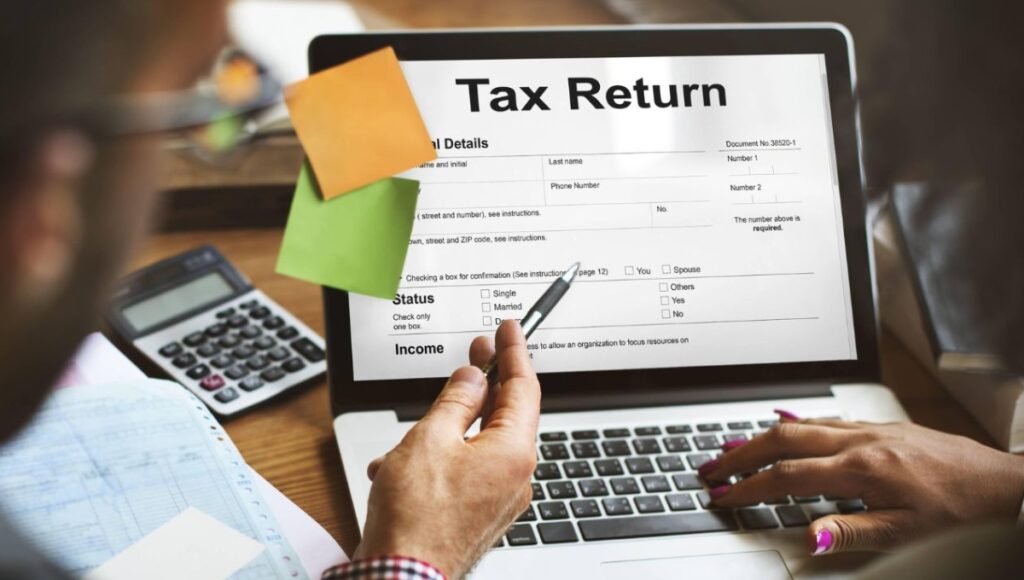 एक दिन की बढ़ोतरी पर नाराजगी: CAs और करदाता ITR डेडलाइन पर बरसे