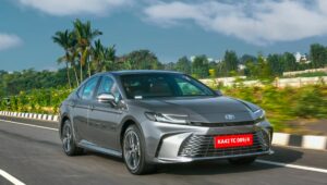 Toyota Camry 2025: ₹45 लाख में शानदार फीचर्स और दमदार परफॉर्मेंस