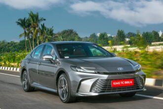 Toyota Camry 2025: ₹45 लाख में शानदार फीचर्स और दमदार परफॉर्मेंस