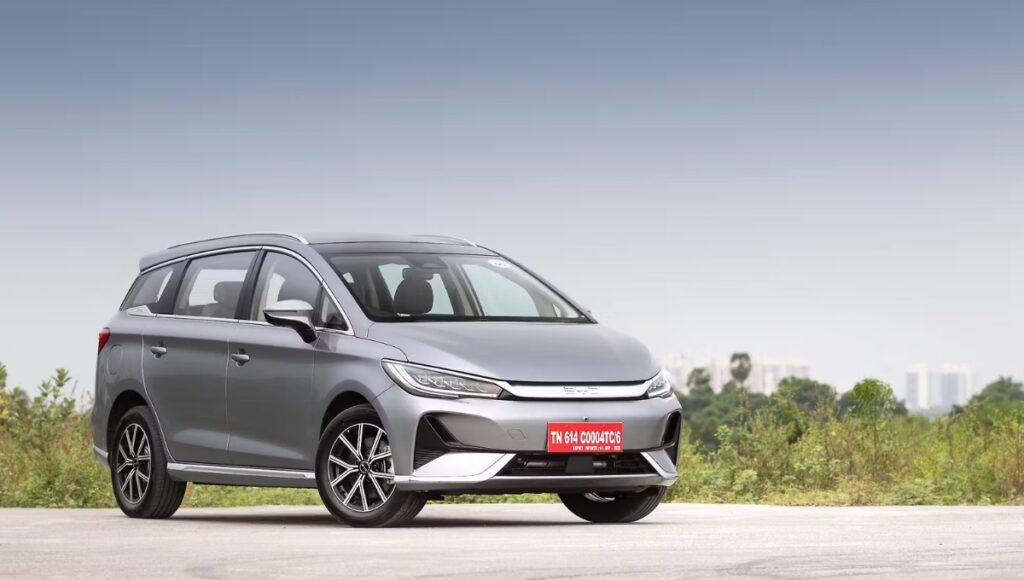 BYD eMAX 7: दमदार इलेक्ट्रिक MUV, 530 km की रेंज और लग्ज़री फीचर्स के साथ