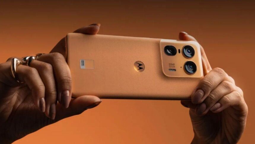 Motorola Edge 50 Ultra: ₹43,489 में फ्लैगशिप परफॉर्मेंस, दमदार कैमरा और 125W फास्ट चार्जिंग वाला स्मार्टफोन