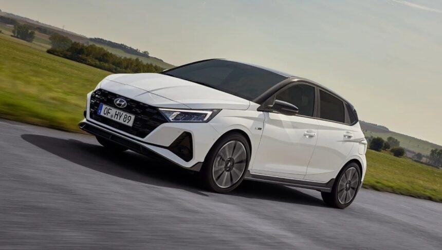 Hyundai i20: सिर्फ ₹8.5 लाख में स्टाइलिश हचबैक, 87bhp पावर और 10.25” टचस्क्रीन