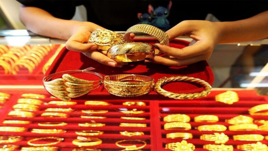 Gold Price Today: दिवाली से पहले सोने और चांदी के दाम में उछाल, जानिए 22K और 24K गोल्ड के लेटेस्ट रेट शहरवार
