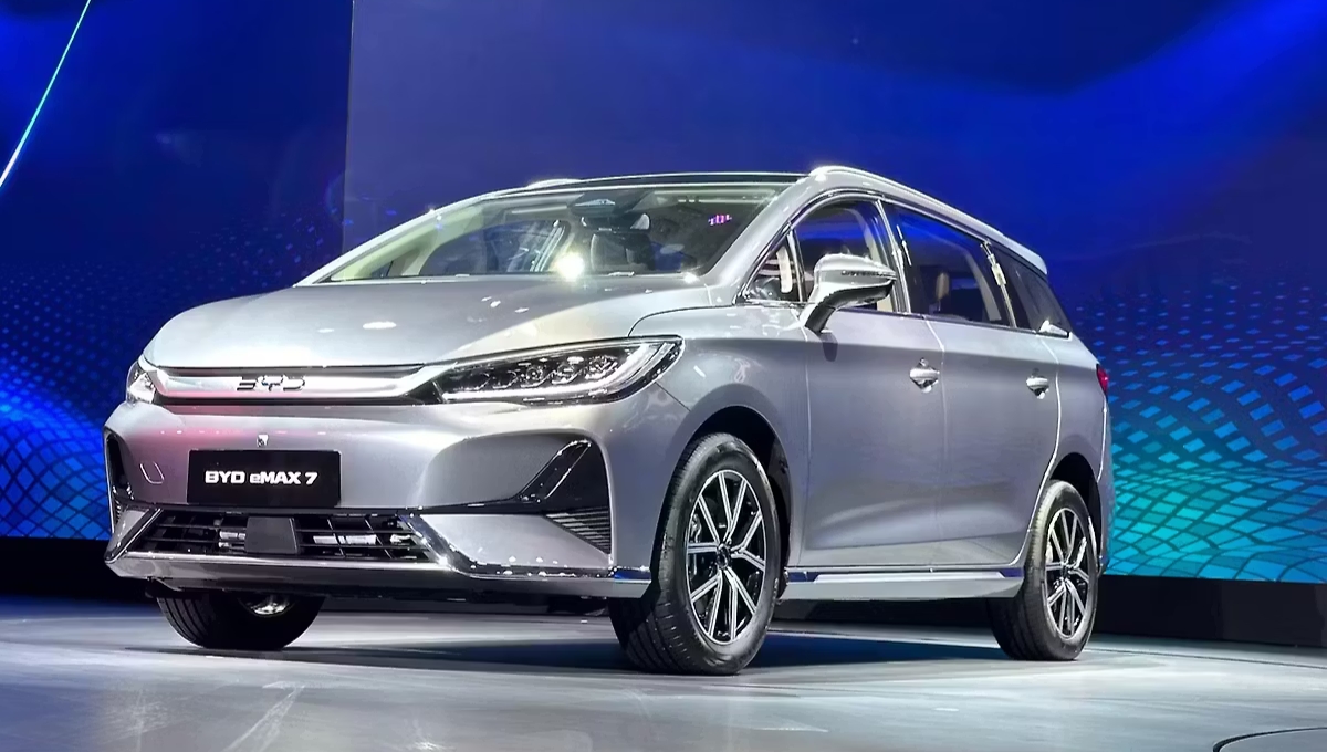 BYD eMAX 7: दमदार इलेक्ट्रिक MUV, 530 km की रेंज और लग्ज़री फीचर्स के साथ
