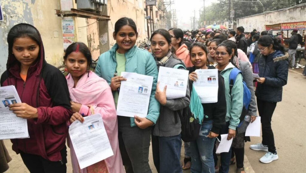 SBI Clerk Prelims Admit Card 2025 जारी: जानिए कैसे डाउनलोड करें हॉल टिकट और तैयारी के टिप्स