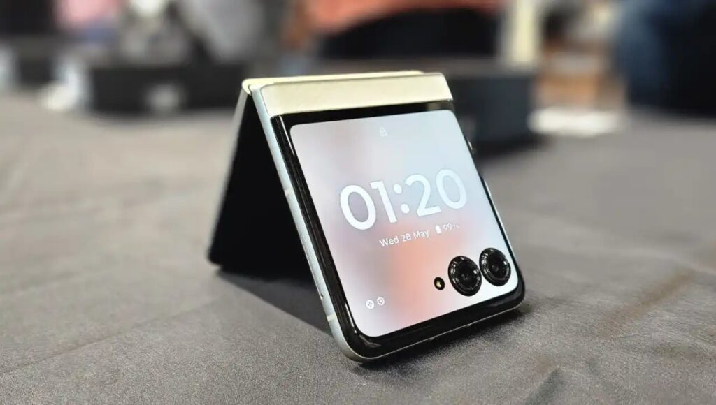 Flipkart Diwali Sale: Motorola Razr 60 पर जबरदस्त ऑफर, कीमत में भारी गिरावट और साथ में मिल रहे हैं कई फायदे