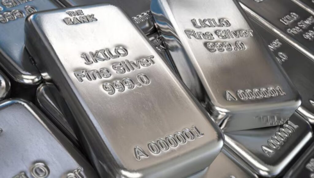 Silver Prices में गिरावट, जानें 10 शहरों में आज का रेट