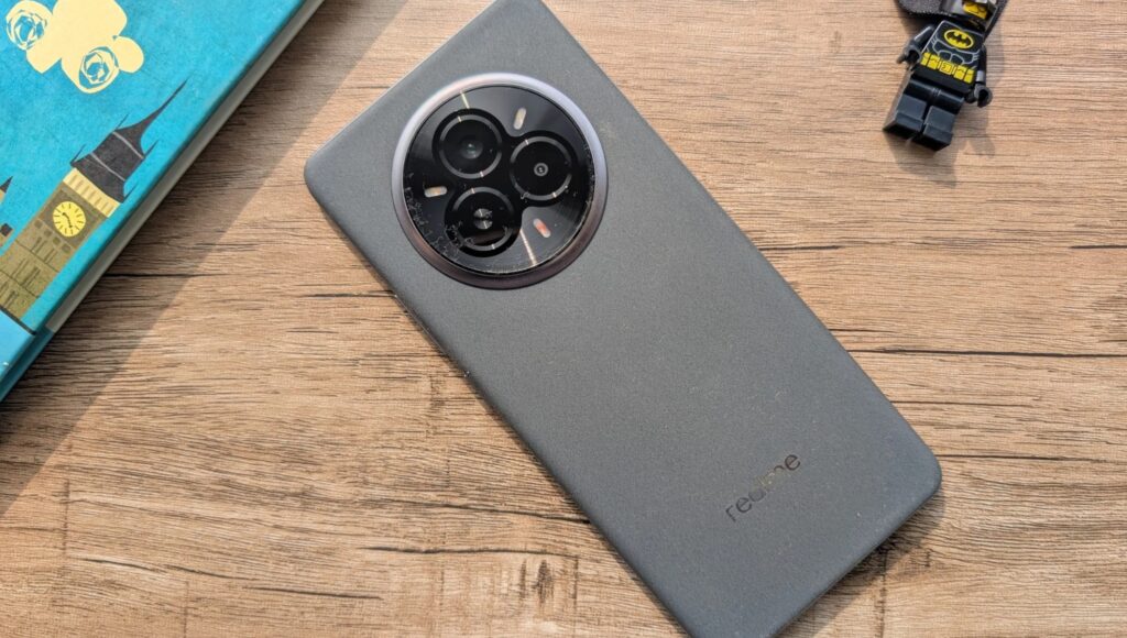 ₹25,000 में Realme 14 Pro 5G 6000mAh बैटरी और 120Hz डिस्प्ले के साथ बना बेस्ट 5G फोन