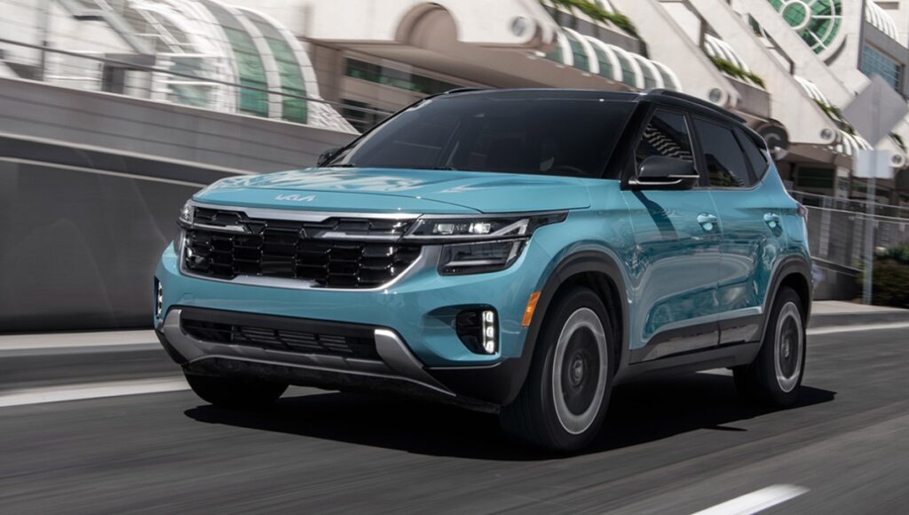 नई Kia Seltos 2025: साल के अंत में लॉन्च होगी दमदार हाइब्रिड इंजन और नए डिजाइन के साथ