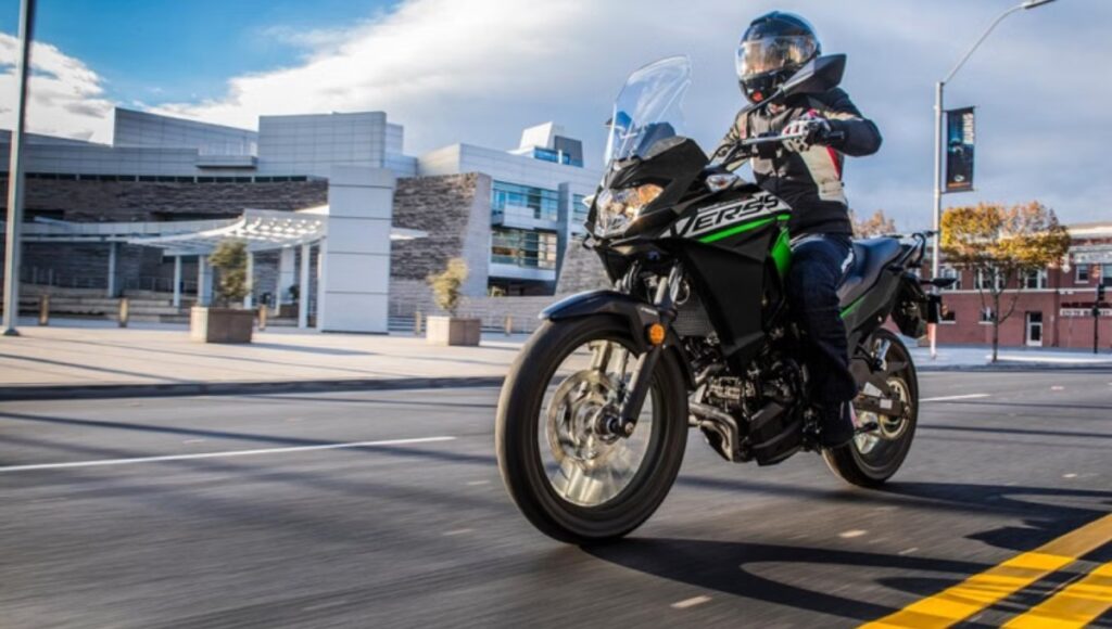 2026 Kawasaki Versys-X 300: अब और भी दमदार अवतार में लॉन्च हुई एडवेंचर बाइक, कीमत ₹3.49 लाख