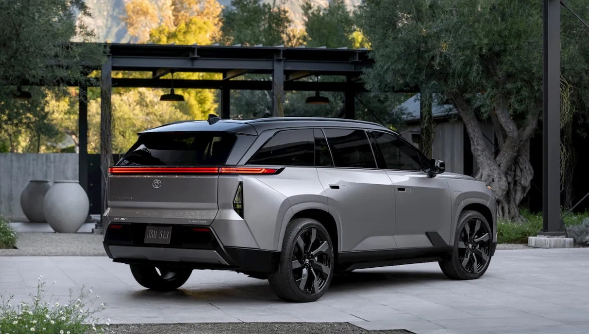 Toyota Highlander EV